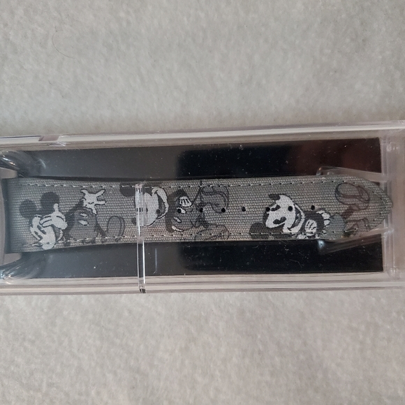 Watch - Picture 11 of 16